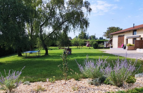Polliat Cottage | Cottage in the countryside 10 minutes from Bourg en Bresse