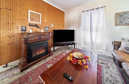 Cuyahoga Falls Cottage | cottage in the falls · Cottage in the Falls, 2 b, 2 bath, fireplace