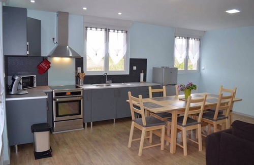 Chavot-Courcourt House | cottage in the middle of Champagne vineyards