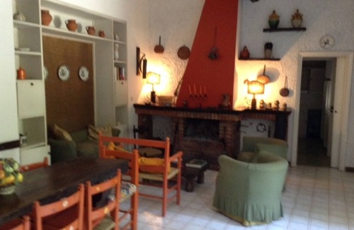 Fiuggi House | Cottage in the green