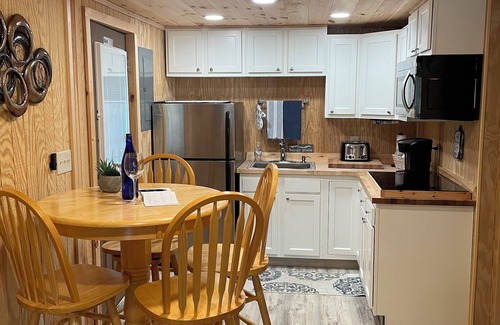 Bolton Landing Cottage | Cottage in the heart of Bolton, Lake George