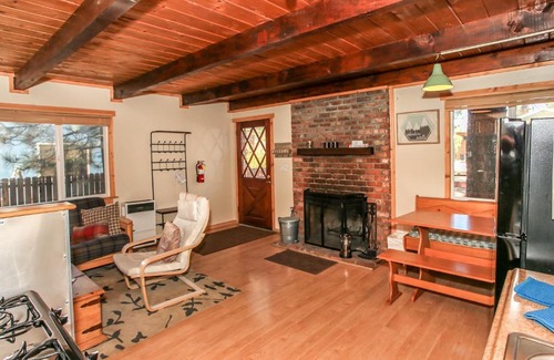 Big Bear Lake House | Cottage in the Pines by Big Bear Cool Cabins