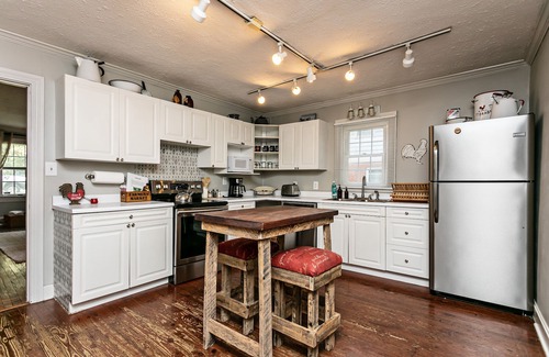 Bardstown House | "Cottage In The Rye" in the Bourbon Capital of the World