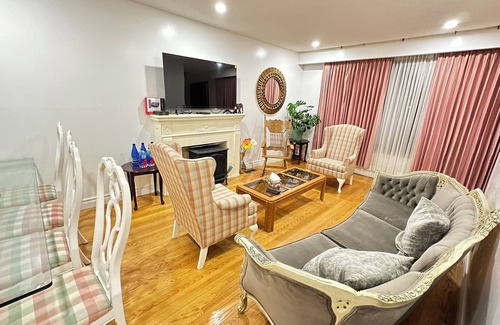 Scarborough House | Cottage in the Six Steps Away from Beach Great Fishing Rouge River Trails