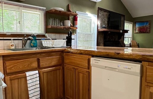 Fairview Cottage | Cottage in the Woods near Asheville. Pets allowed