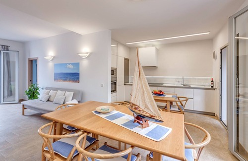 Sa Rapita House | Cottage Just a Few Meters from the Sea with Wi-Fi, Air Conditioning and Terrace