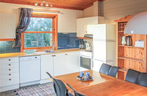 Haugesund House | Cottage just outside Haugesund in beautiful, natural surroundings overlooking the sea.