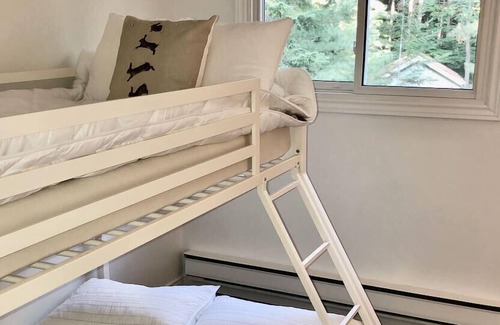 Tiny Cottage | Cottage just steps from beautiful Georgian Bay!
