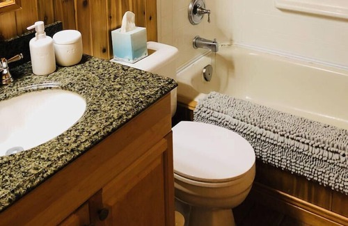 Tiny Cottage | Cottage just steps from beautiful Georgian Bay!