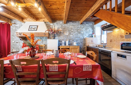 Faverges-Seythenex Cottage | Cottage 'La Belle Étoile' with Mountain View and Shared Garden