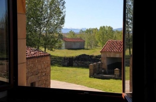 Ocenilla Cottage | Cottage La Casona de Ocenilla for 12 people