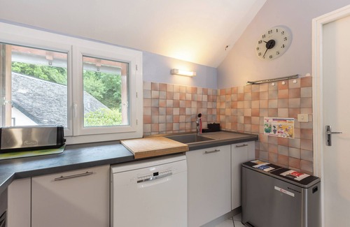 Accous Cottage | Cottage 'La Grange Accous' with Mountain View, Wi-Fi and Air Conditioning