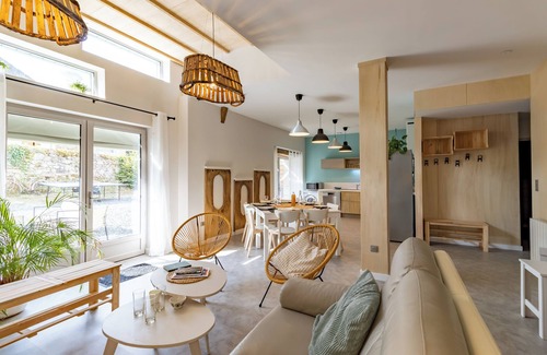 Estivaux House | Cottage 'La Grange Du Vallon D'estivaux' with Lake View, Shared Pool and Wi-Fi