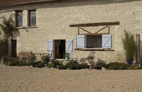 Pouant House | cottage La Motte in the countryside, fowl Vienne futuroscope country