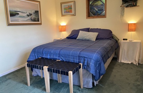 Woodinville Bed & Breakfast | Cottage Lake Bed and Breakfast