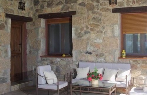 Candeleda Cottage | Cottage Las Camelias for 6 people