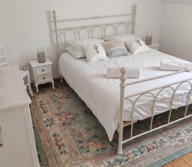 Credin House | Cottage Lavandes et Cottages Roses