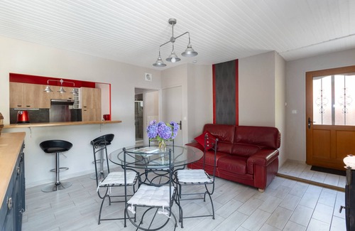 Gincla Cottage | Cottage 'Le Boisset' with Mountain View, Private Terrace and Wi-Fi