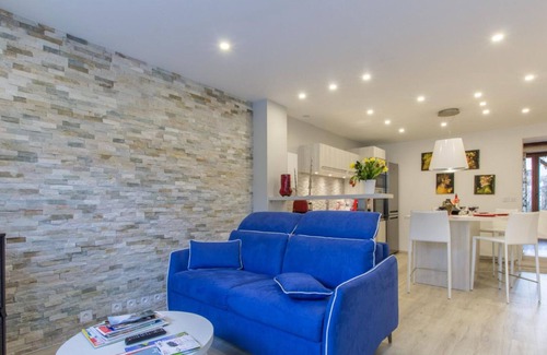 Thones House | Cottage 'Le Clos Savoie Lorraine' with Mountain View, Shared Terrace and Wi-Fi