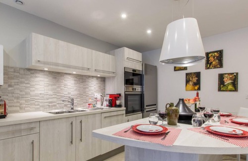 Thones House | Cottage 'Le Clos Savoie Lorraine' with Mountain View, Shared Terrace and Wi-Fi