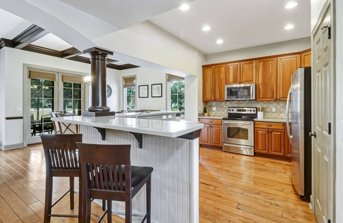 Bluffton Cottage | Cottage Living is the life for me! Sleeps 8!