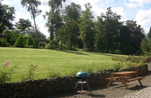 Melrose Cottage | Cottage Located In A Stunning South Facing Two Acre Private Garden Setting
