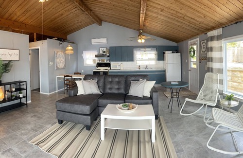 Valley Road Cabin | Cottage located on the banks of the historic St.Croix River