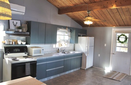 Valley Road Cabin | Cottage located on the banks of the historic St.Croix River