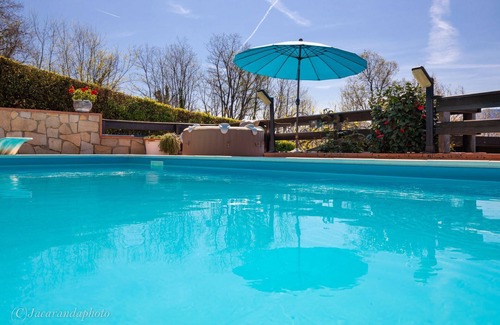 Montale Villa | Cottage Lunigiana with private pool