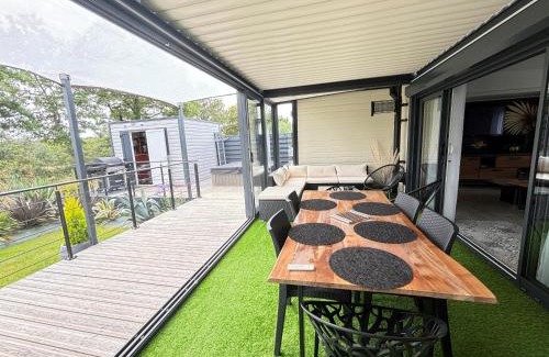 Sainte-Foy Ski Chalet | Cottage Luxe 3 Chambres, Jacuzzi, Piscine et Parking à 12 km des Sables d'Olonne - FR-1-197-608