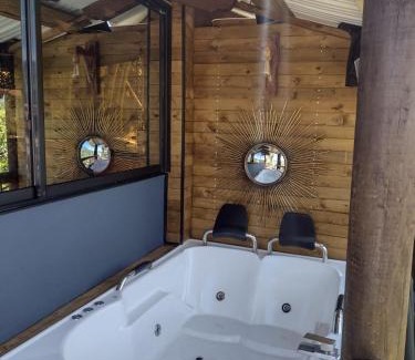 El Penol Villa | Cottage Master Room en Guatapé-Desayuno- Sauna Finlandes
