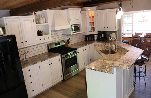 Unorganized Centre Parry Sound Cottage | Cottage! Memories! Sunsets! Hot tub & Sauna! Waterfront! Shallow Beach!