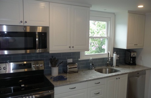 Newport East Cottage | Cottage - Minutes to Beaches, Cliff Walk, and Downtown Newport!