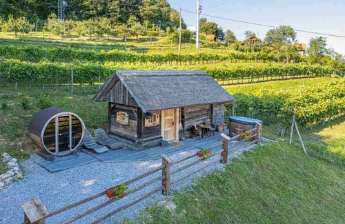 Srednje Grcevje Cottage | Cottage mit schöner Aussicht, Sauna und Whirlpool