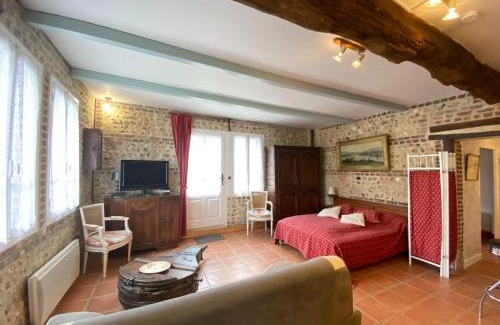 La Poterie-Cap-d'Antifer House | Cottage near Étretat Cliffs with Private Garden