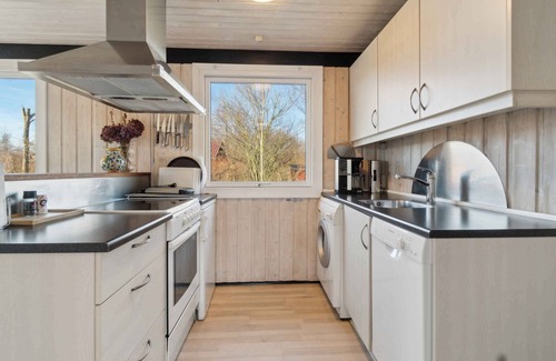 Arnager House | Cottage near idyllic & peaceful sandy beach