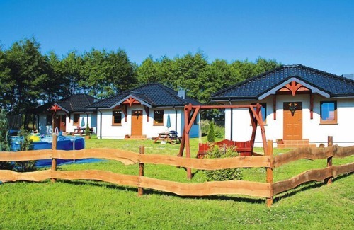 Darlowo House | Cottage near Lake Bukowo with Mini Zoo