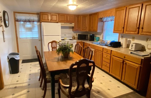 Crisfield House | Cottage near the Bay