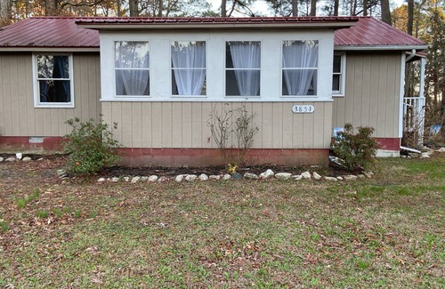 Crisfield House | Cottage near the Bay