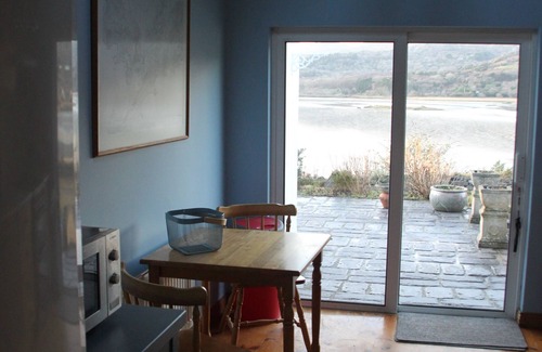 Derrynane House | Cottage near the beach with sea views