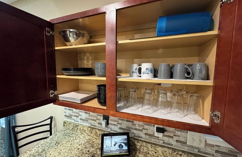 Loxley House | Cottage near the beach , owa, Bucees , King bed , WiFi quiet neighborhood