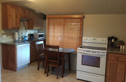 Hurricane Cottage | Cottage Near Zion Hiking, Biking and other Fun! Great Central Location.