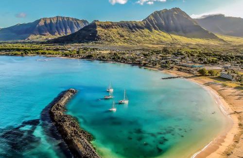 Makaha Valley House | Cottage Nene by AvantStay Mountain View Garden