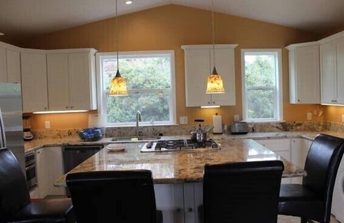 Point Reyes Station House | Cottage Nestled Away in Point Reyes Village
