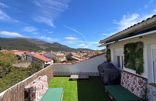 Sotillo de la Adrada House | Cottage overlooking the mountains, ideal for families (pet friendly).
