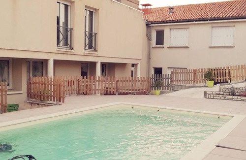 Saint-Loup-Lamaire Apartment | Cottage of 11 pers in Green Station
