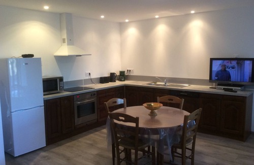 Buisson Cottage | COTTAGE of SERRE de BOUDRE with JACUZZI & AIR CONDITIONING