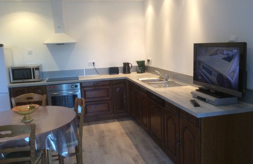 Buisson Cottage | COTTAGE of SERRE de BOUDRE with JACUZZI & AIR CONDITIONING