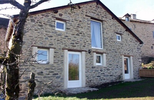 Le Vibal Cottage | Cottage of the Barry fountain in Aveyron