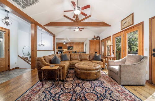 Bixby Cottage | Cottage on 160 Acres | Stocked Lakes | Firepit | 30 Minutes to Tulsa